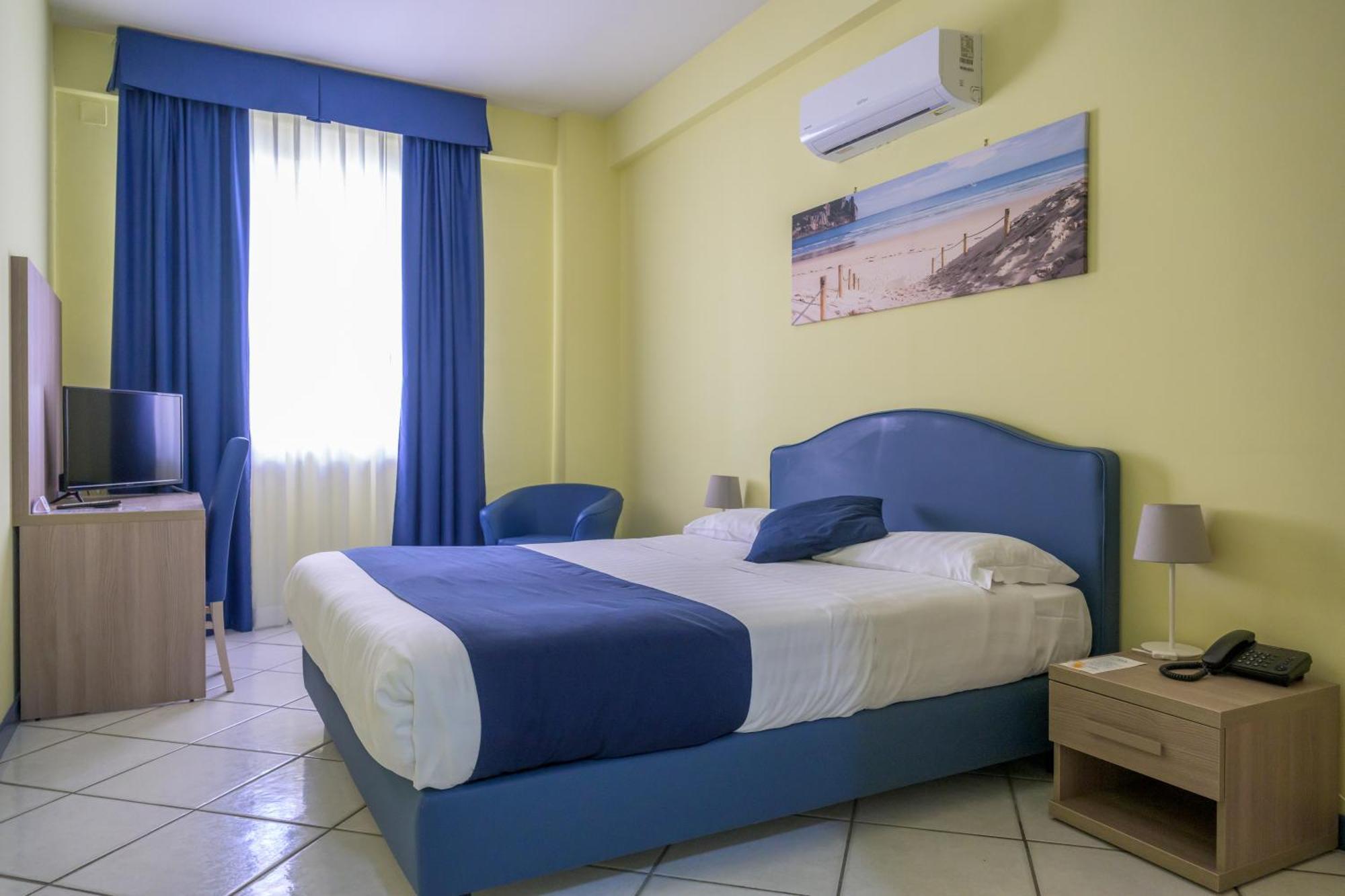 Standard Double Room,1566927821:JPEG