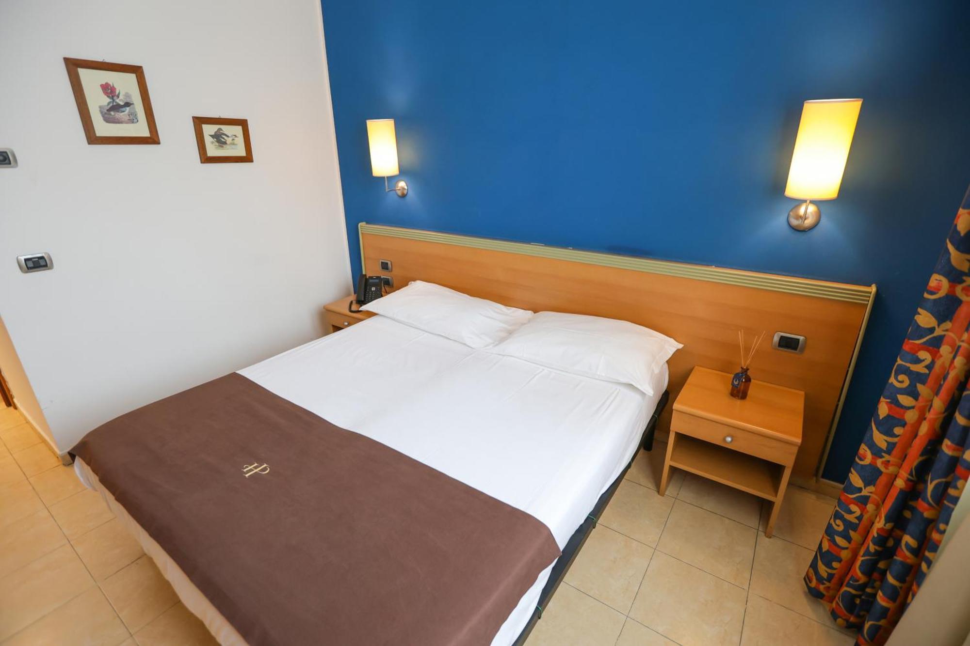 Economy Double Room,1566918371:JPEG