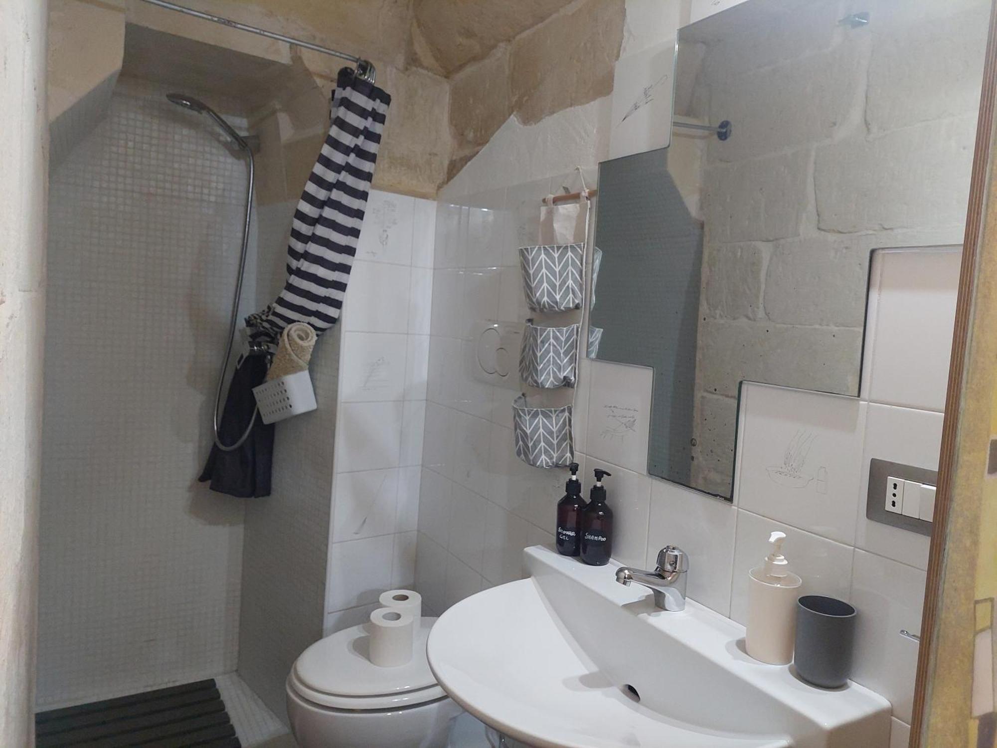 Basic Double Room,943595983:JPEG