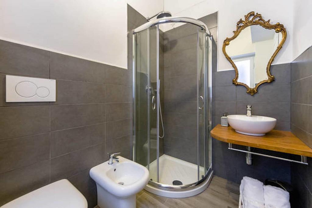 Double Room Private Bathroom,352865365:JPEG