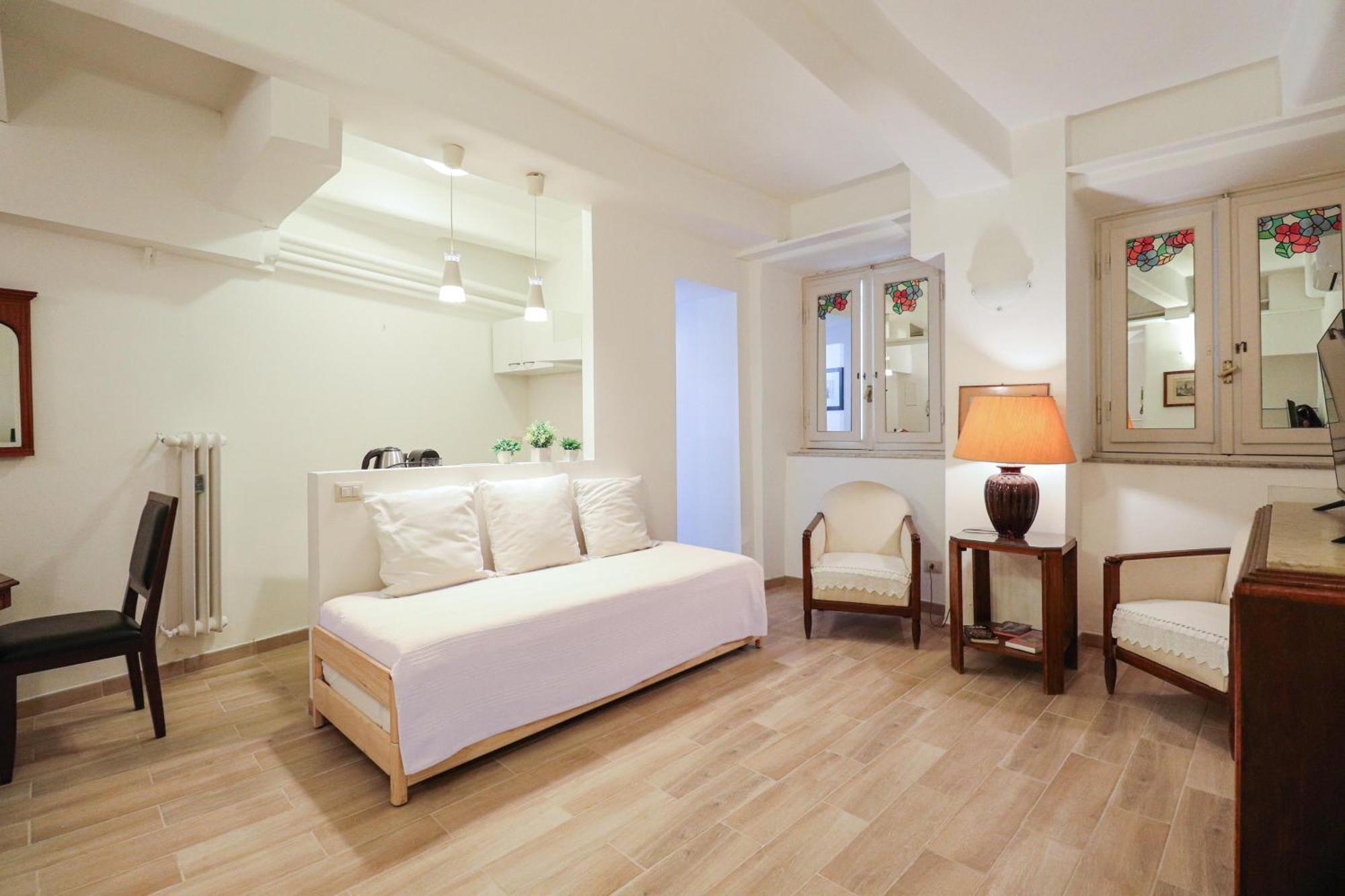 One-Bedroom Apartment,1567212701:JPEG
