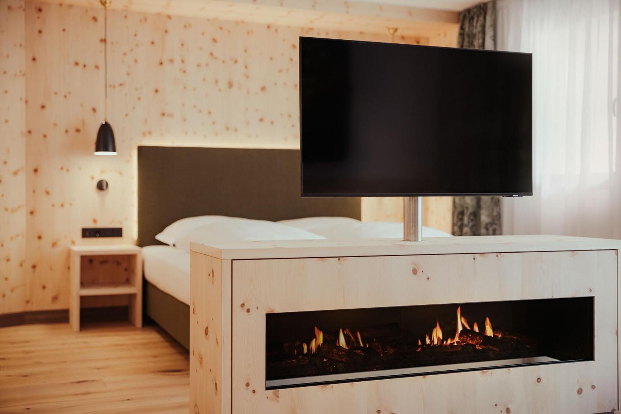 Double Room,1571290799:JPEG
