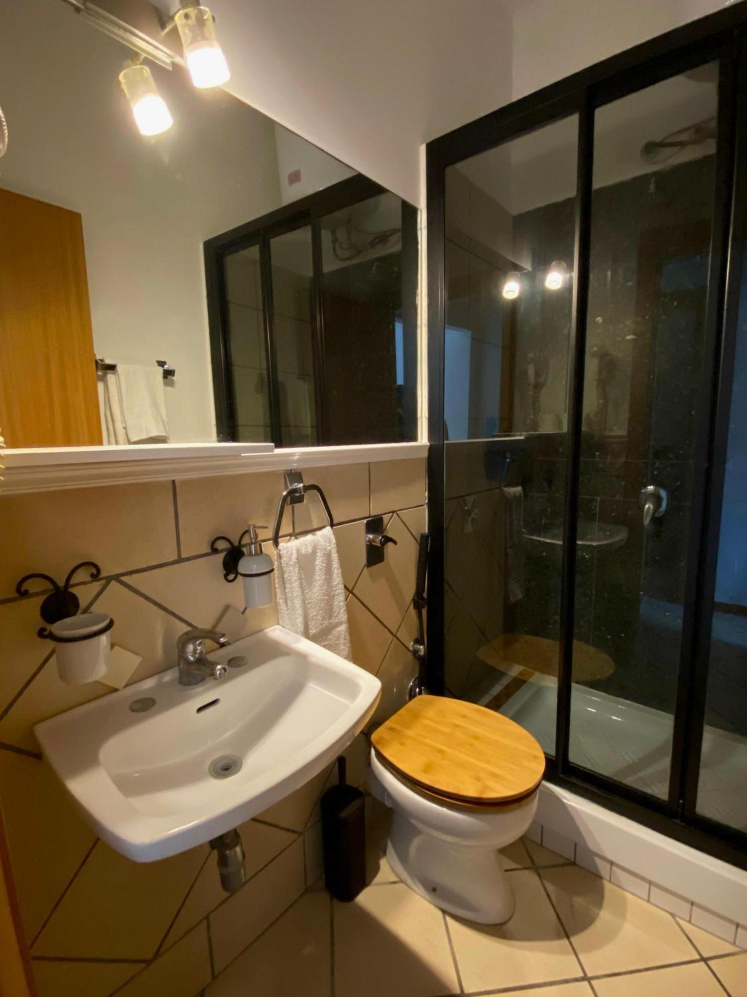 Double Room Private Bathroom,1571338994:JPEG