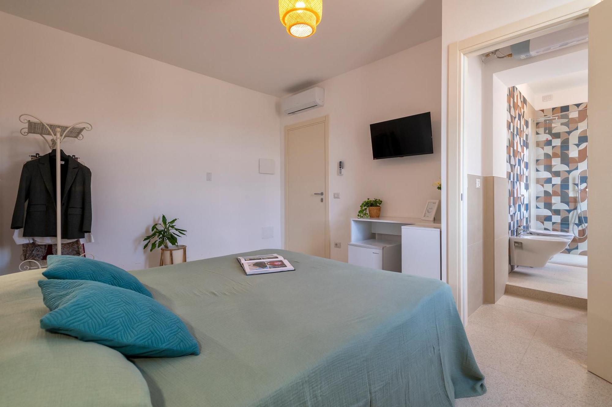 Double Room Private Bathroom