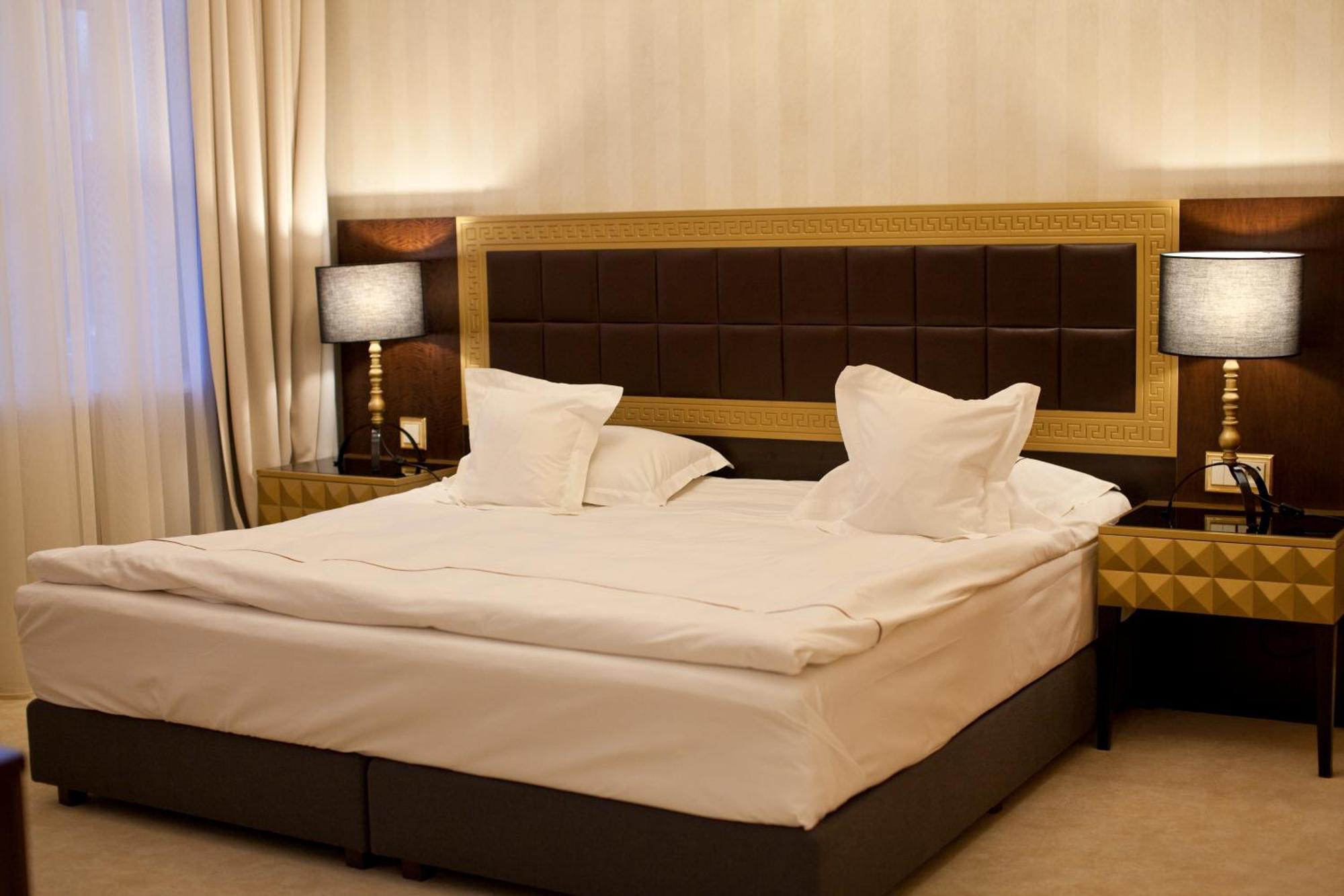 Deluxe Double Room Bath