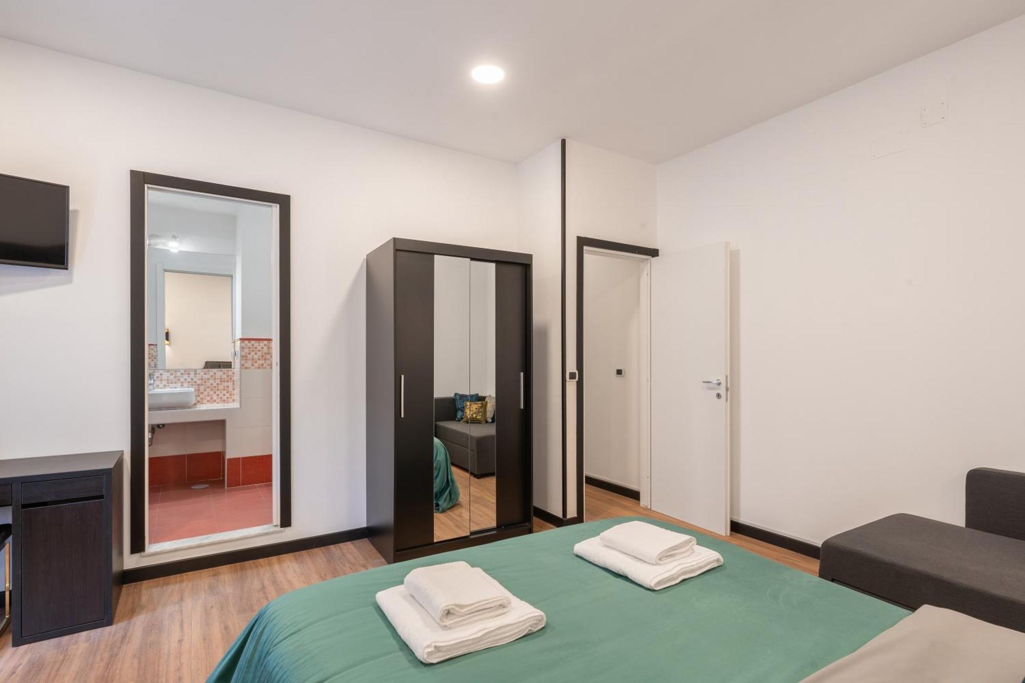 Two-Bedroom Deluxe Apartment