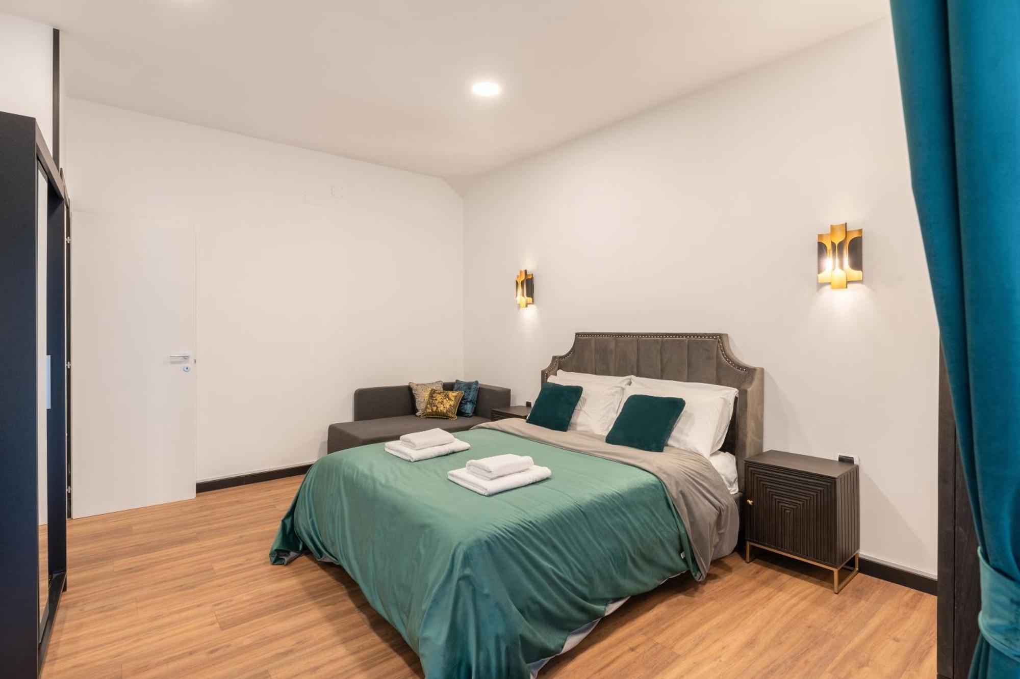 Two-Bedroom Deluxe Apartment,1574261348:JPEG