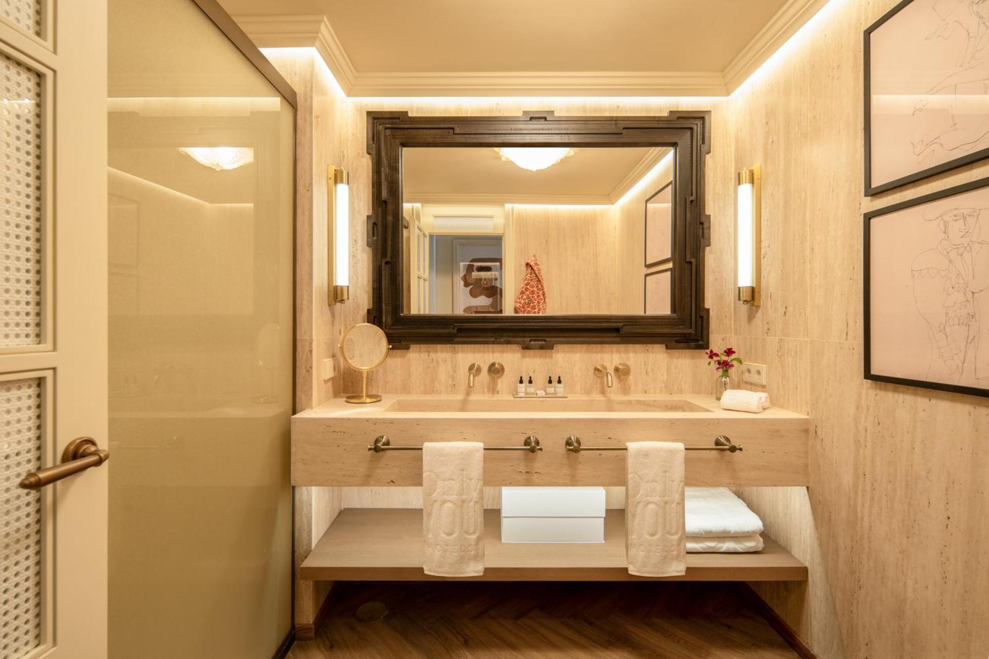 Premium Double Room,1574686187:JPEG