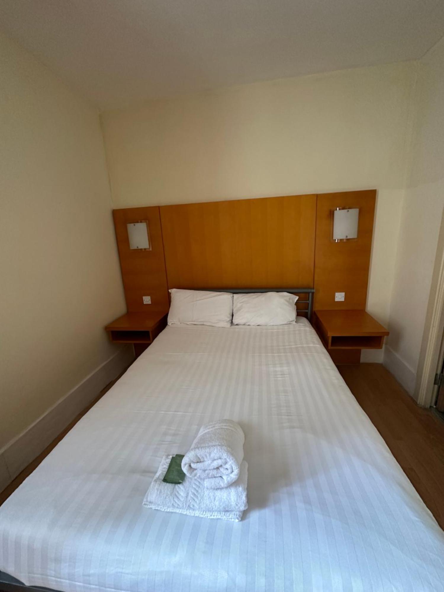 Basic Double Room,52794238:JPEG