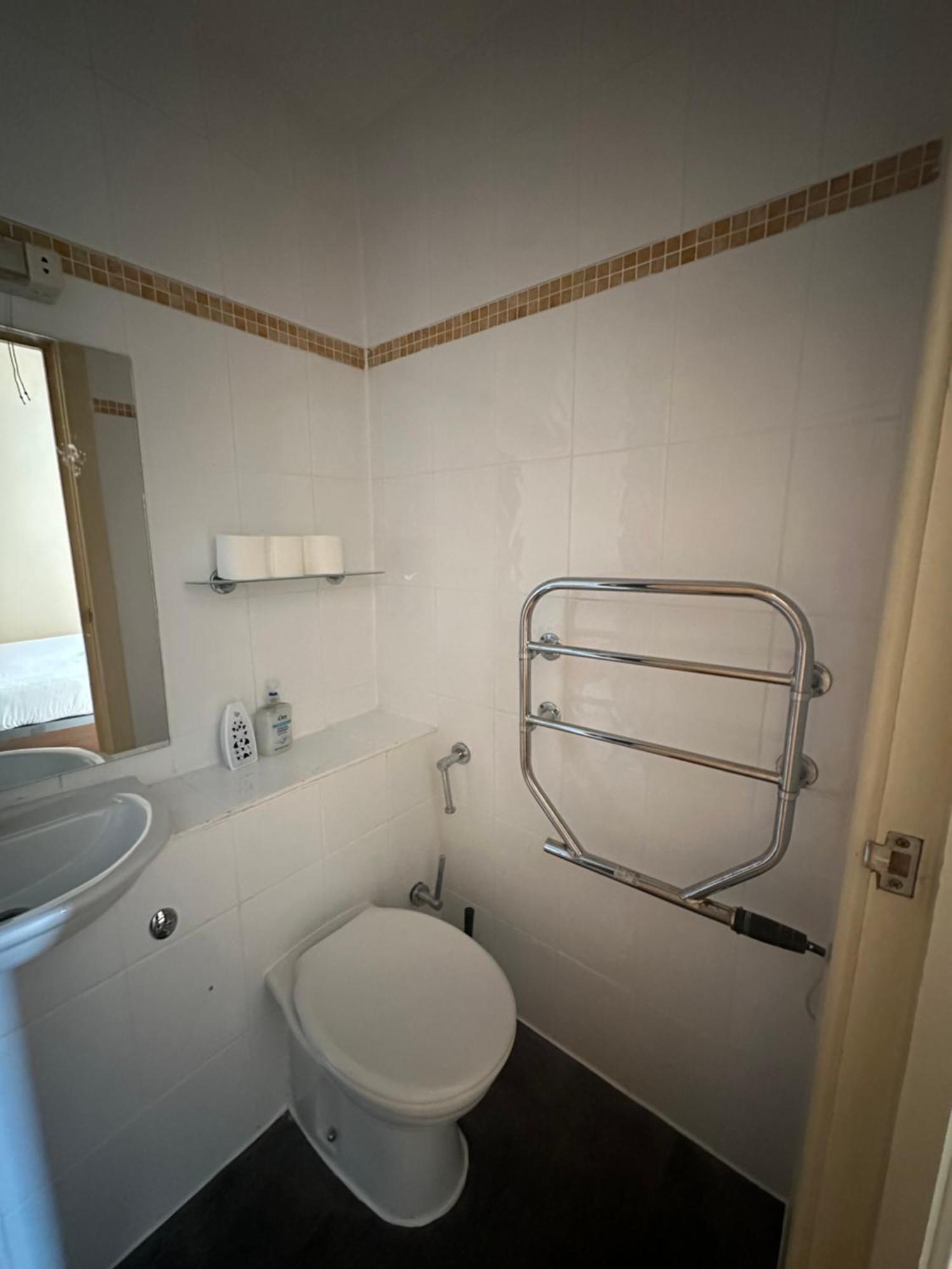 Twin Room,1574764301:JPEG