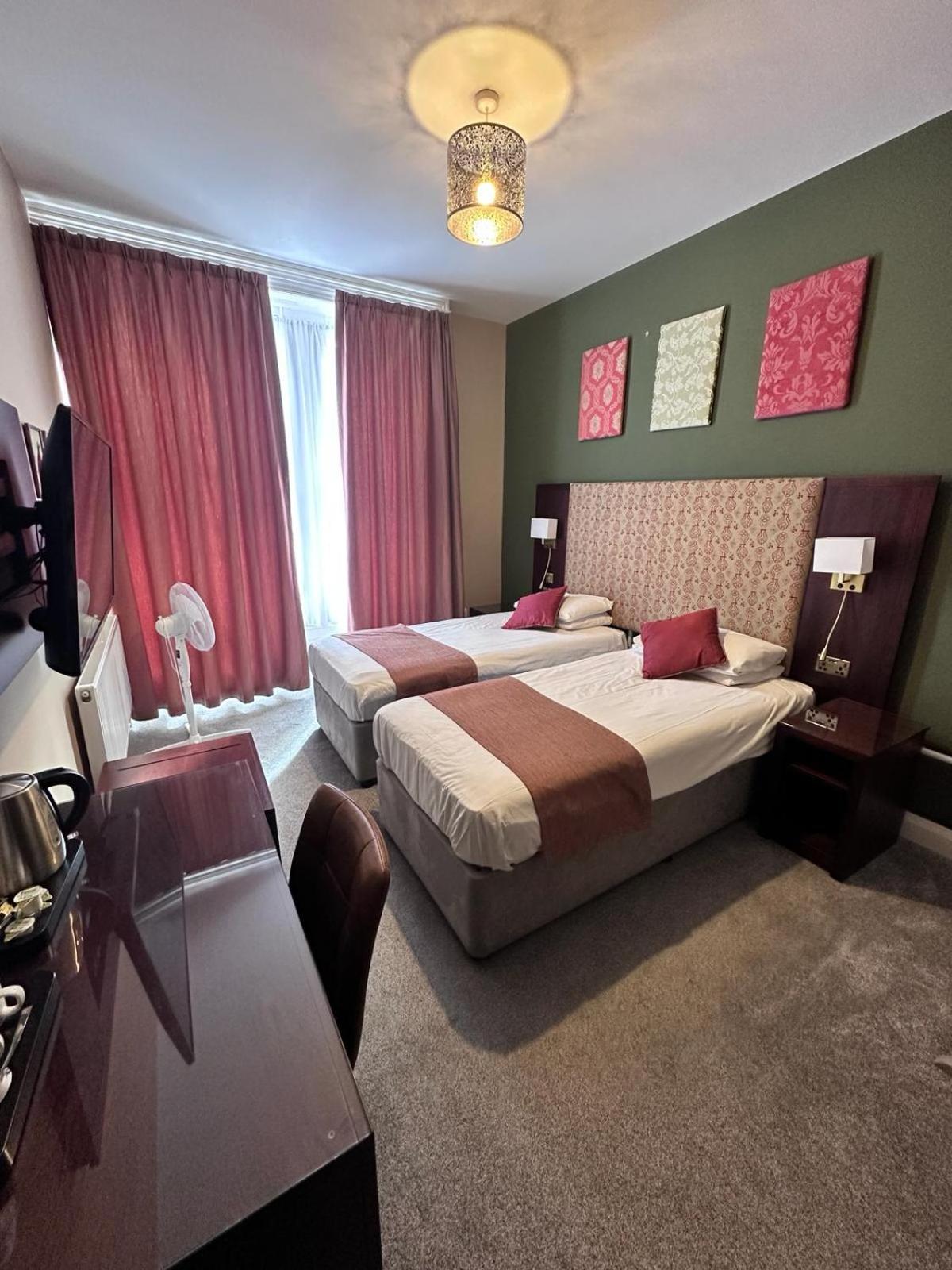 Deluxe Twin Room,1556845360:JPEG