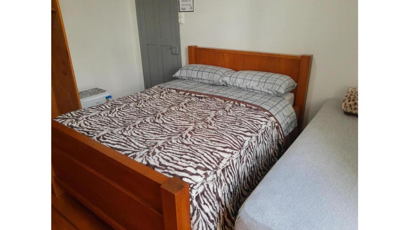 Standard Double Suite,1574873342:JPEG