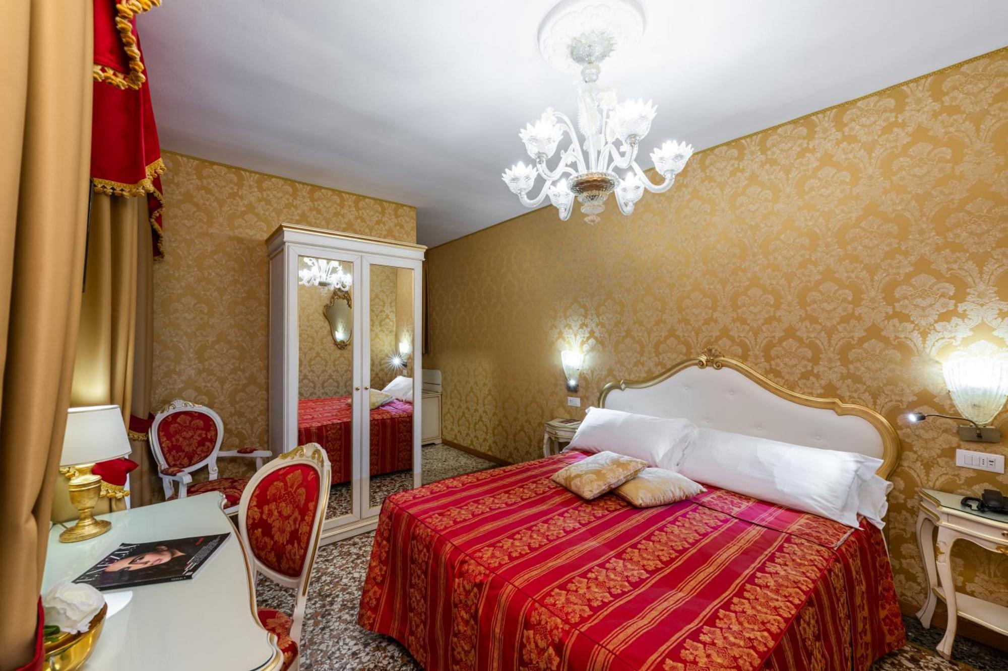 Deluxe Double or Twin Room Balcony,1274526238:JPEG