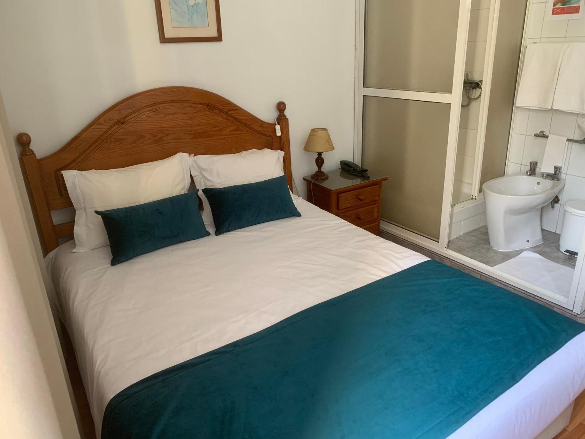 Double Room with Shared Bathroom and Private Shower,1576694069:JPEG