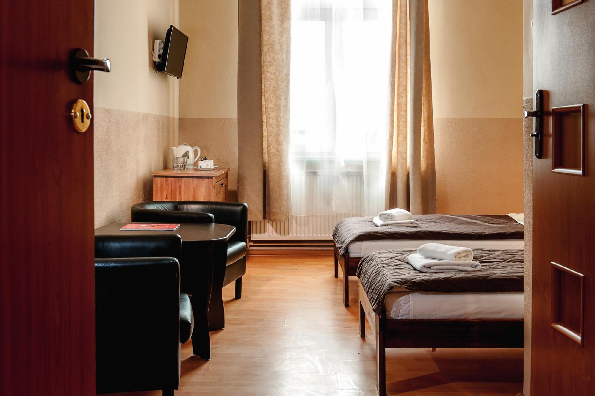 Twin Room,1578369797:JPEG