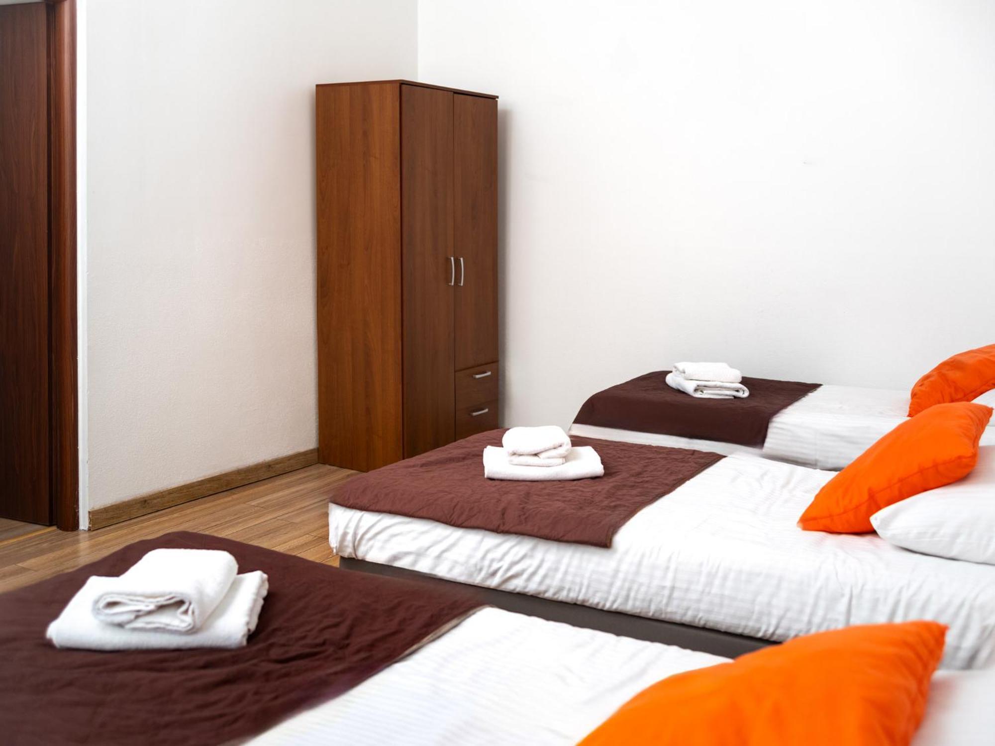 Triple Room,1578369821:JPEG