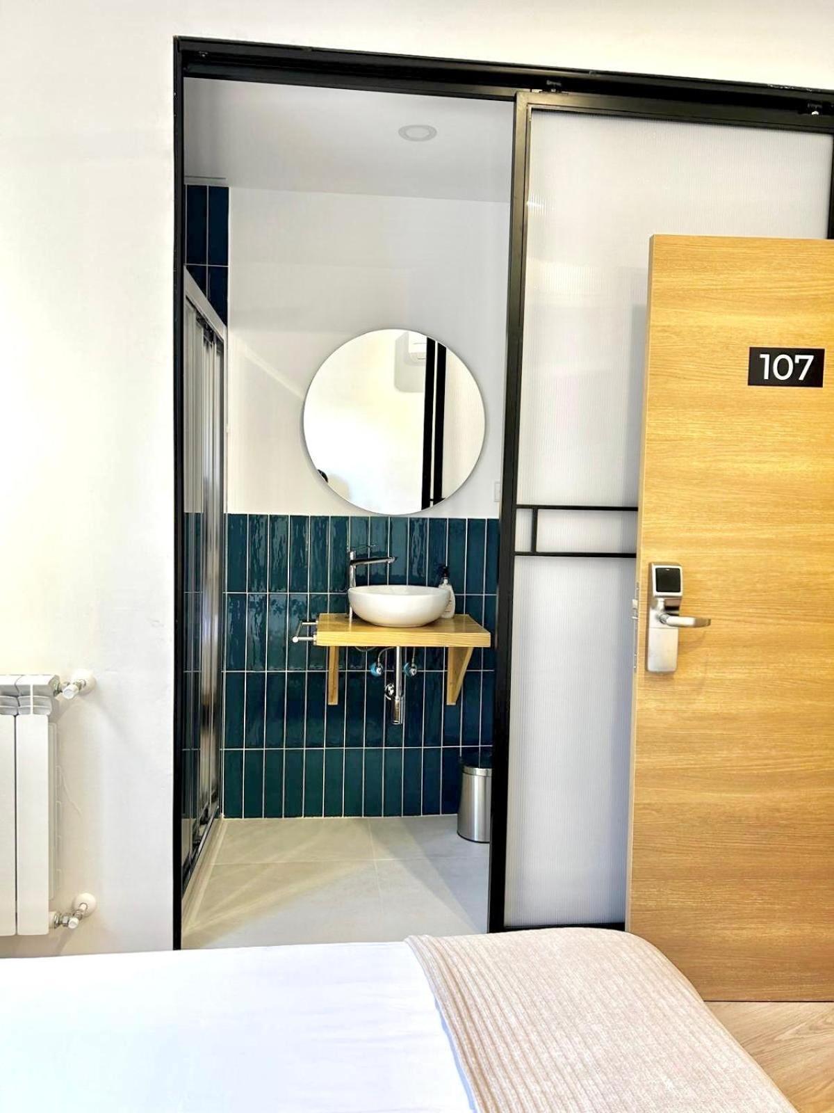 Single Room,1578570317:JPEG