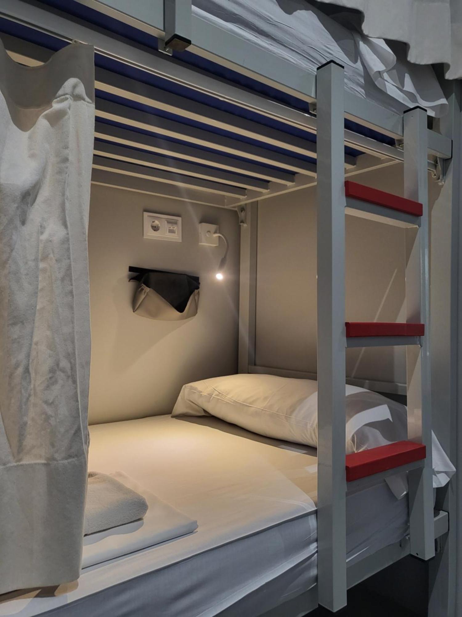 Cama individual en habitación compartida