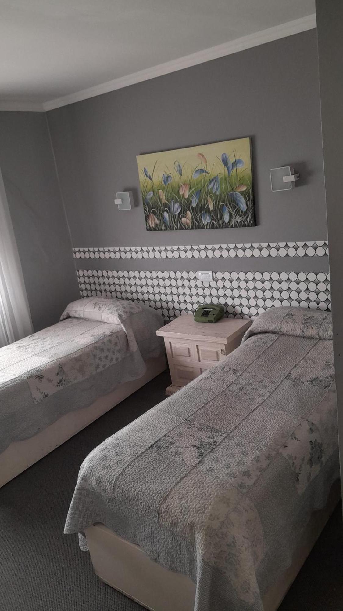 Twin Room,1662400688:JPEG