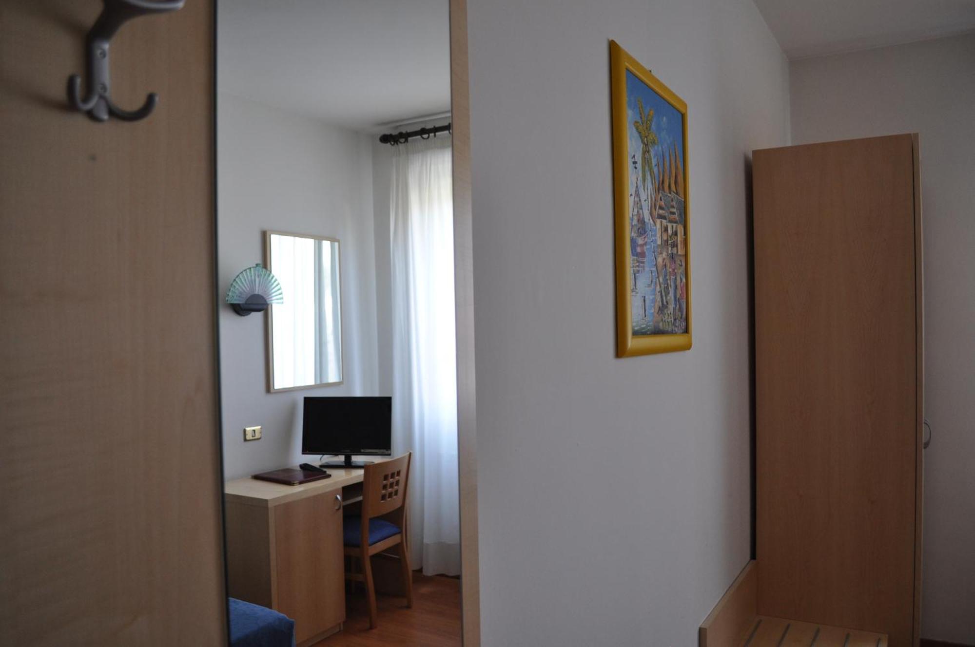 Single Room,1580351803:JPEG