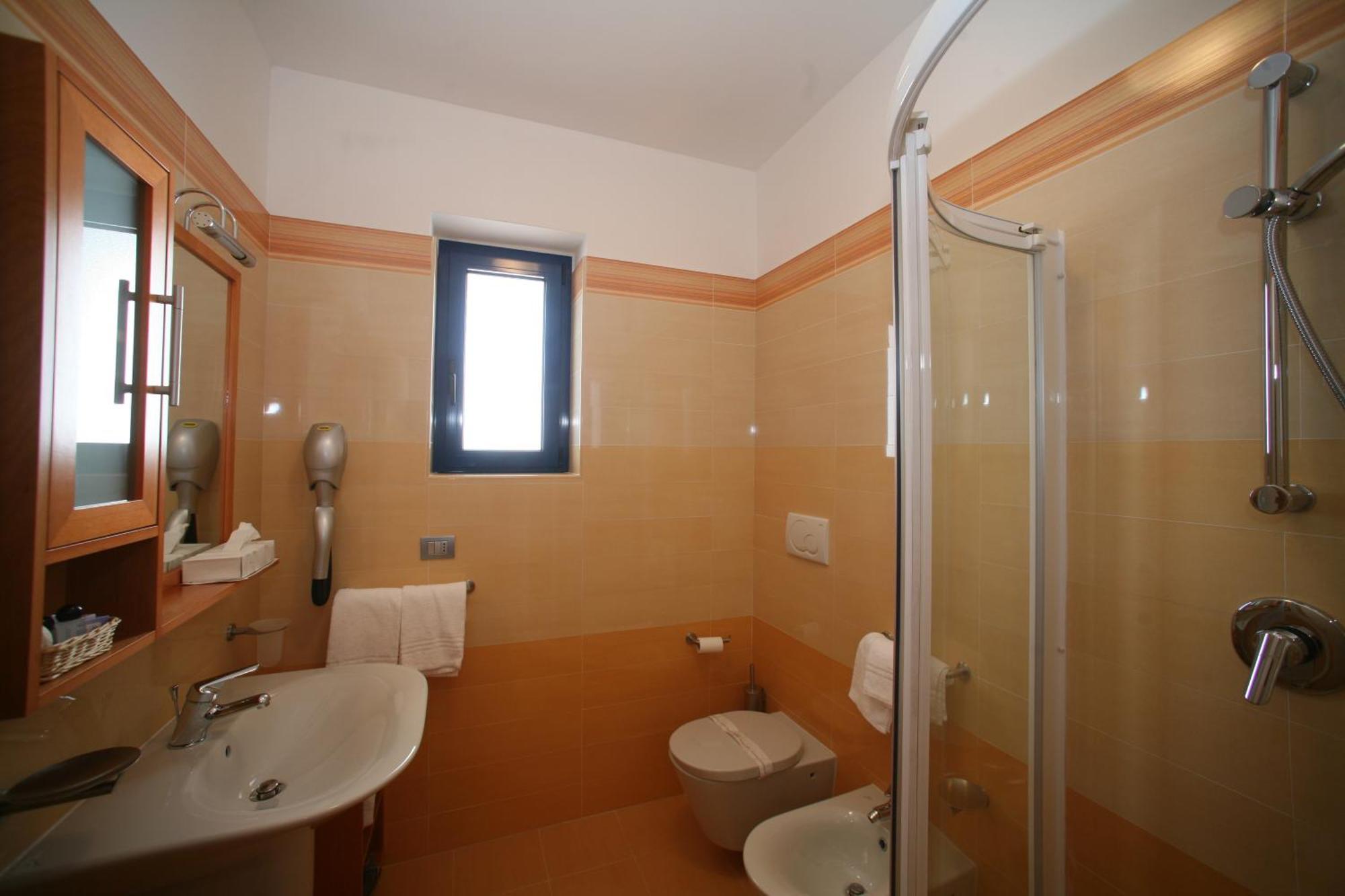 Triple Room,31239593:JPEG