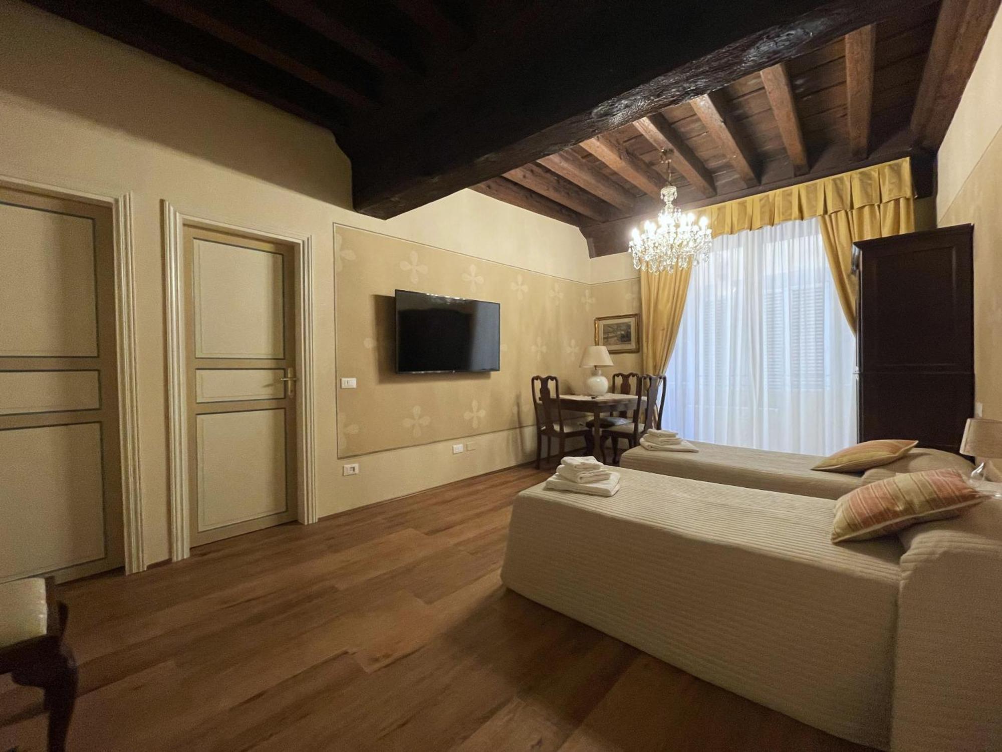 Deluxe Suite,1410524900:JPEG