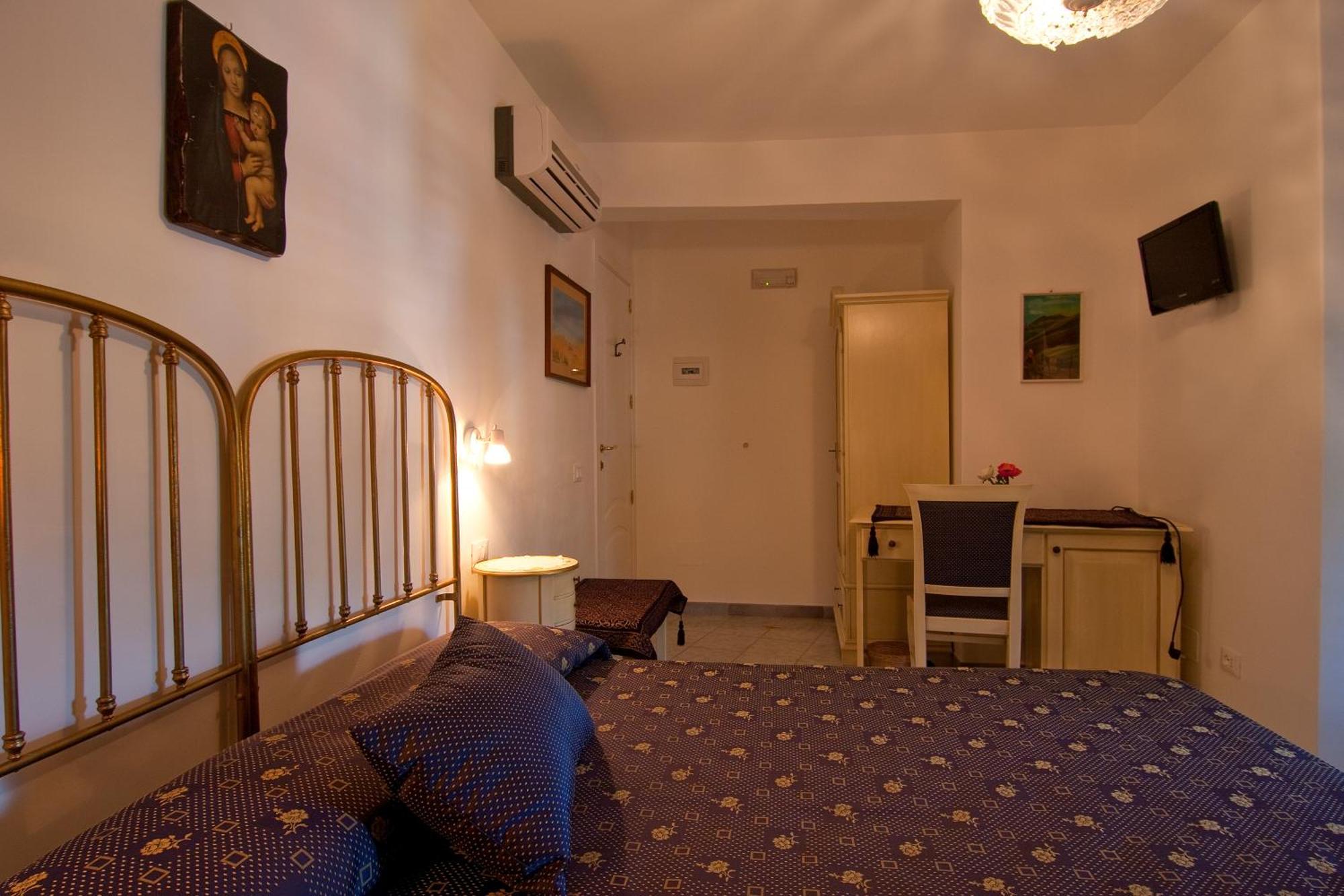 Comfort Double or Twin Room Sea View