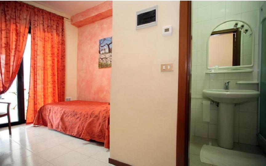 Single Room shared Balcony