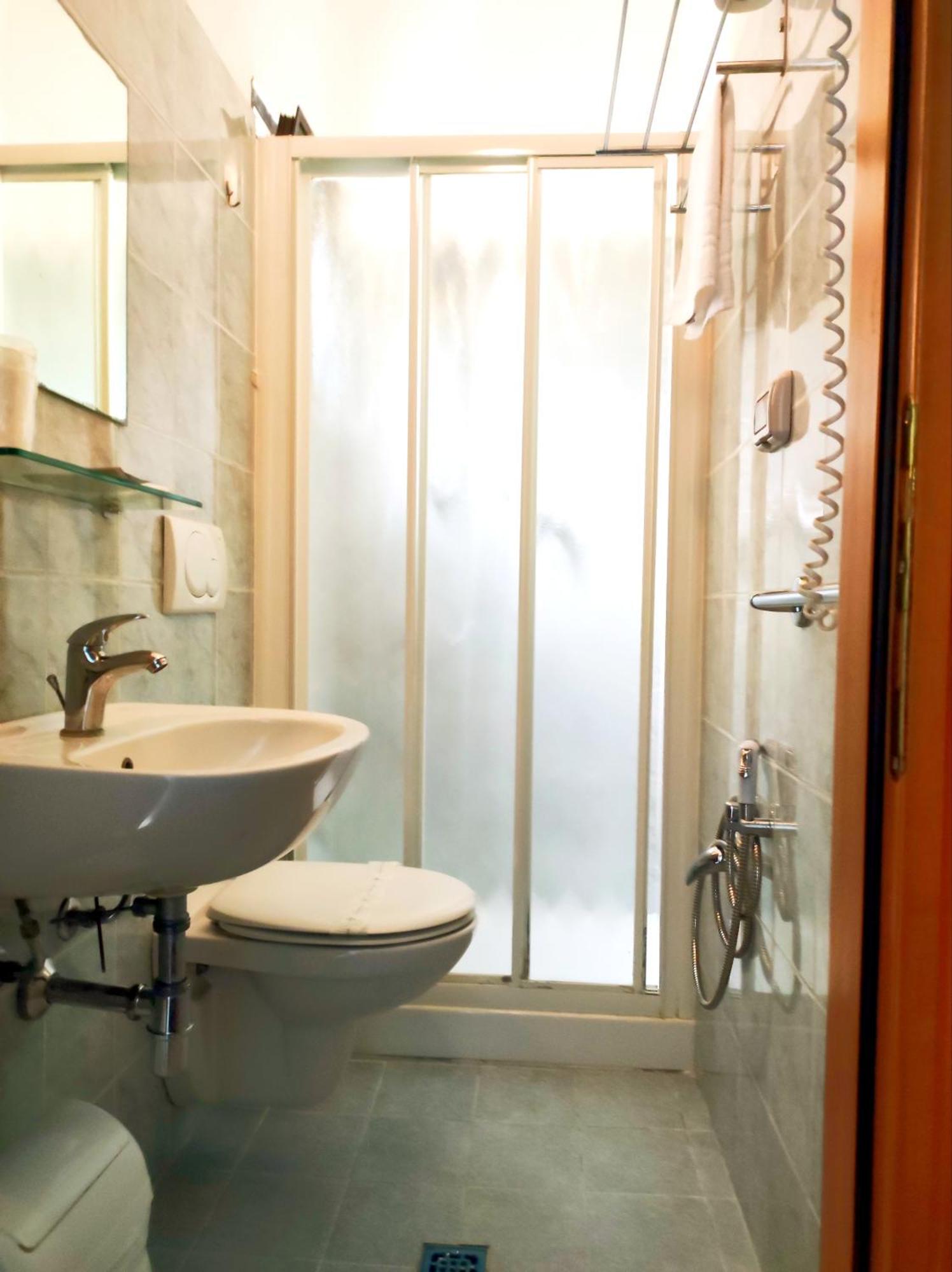 Small Double Room,1583099861:JPEG