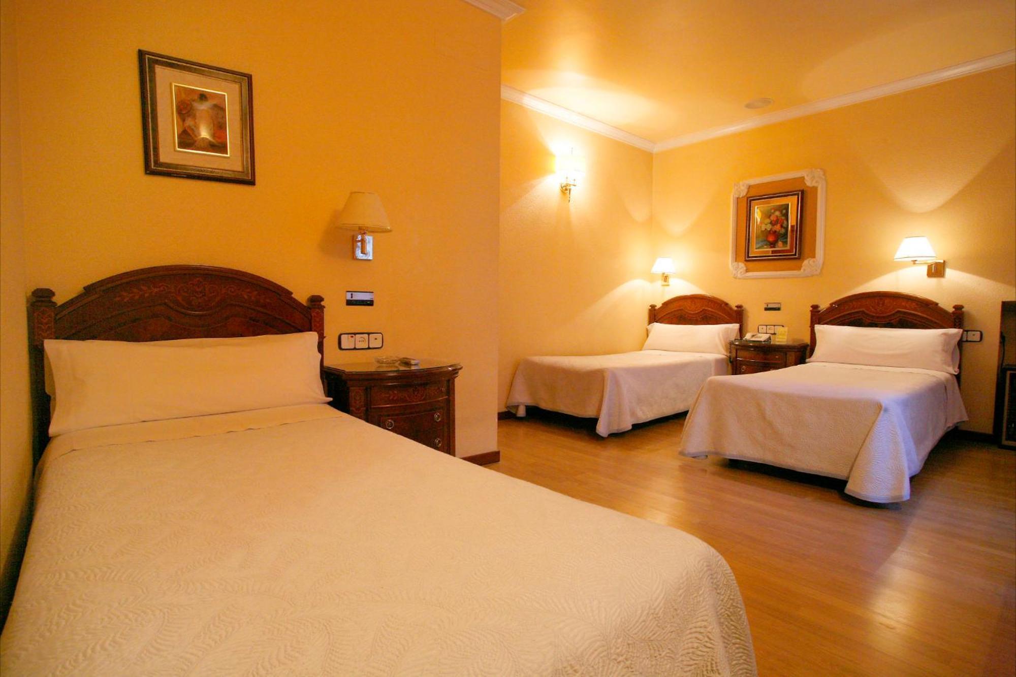 Triple Room,685108923:JPEG