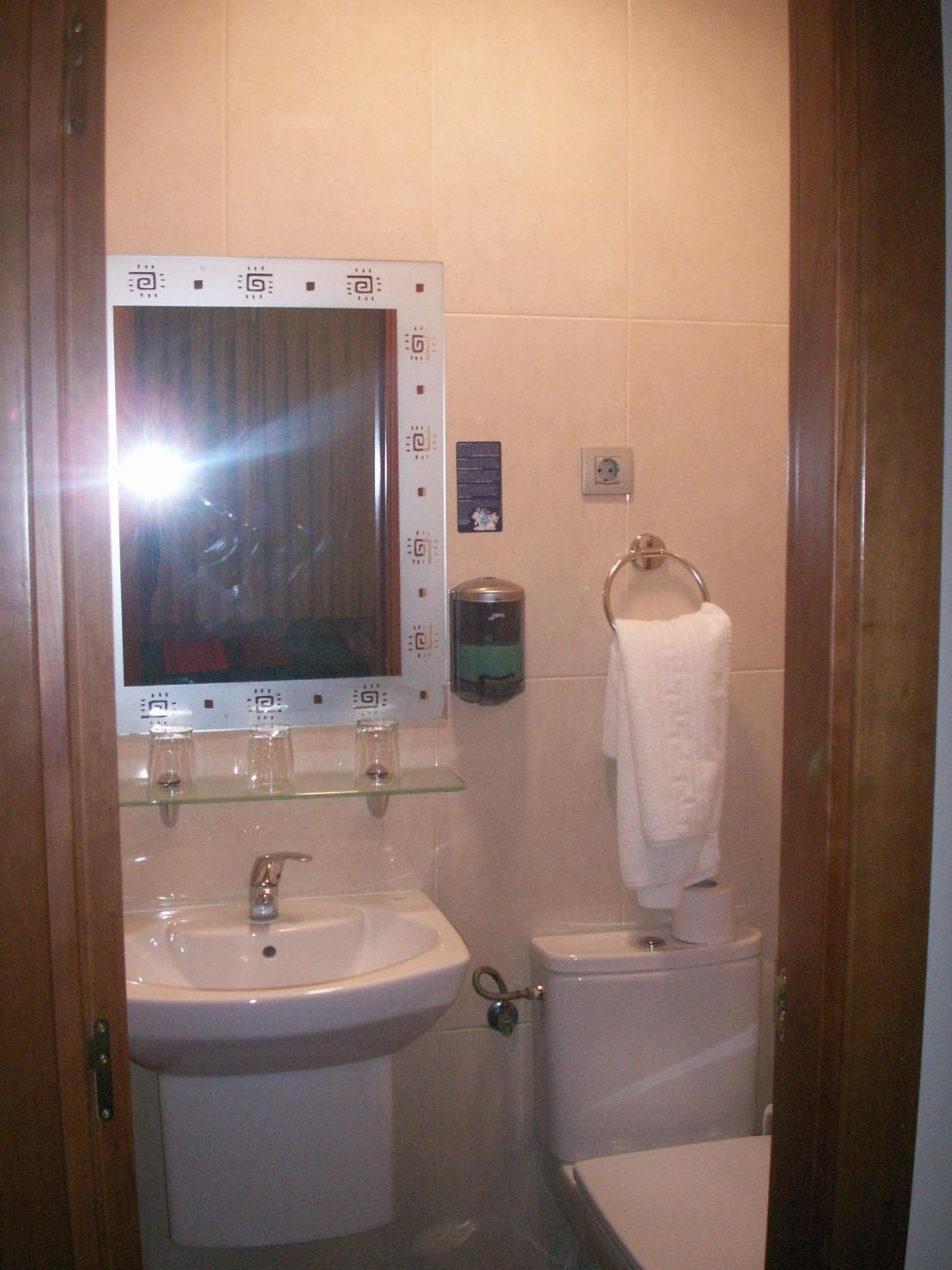 Single Room,1580644251:JPEG