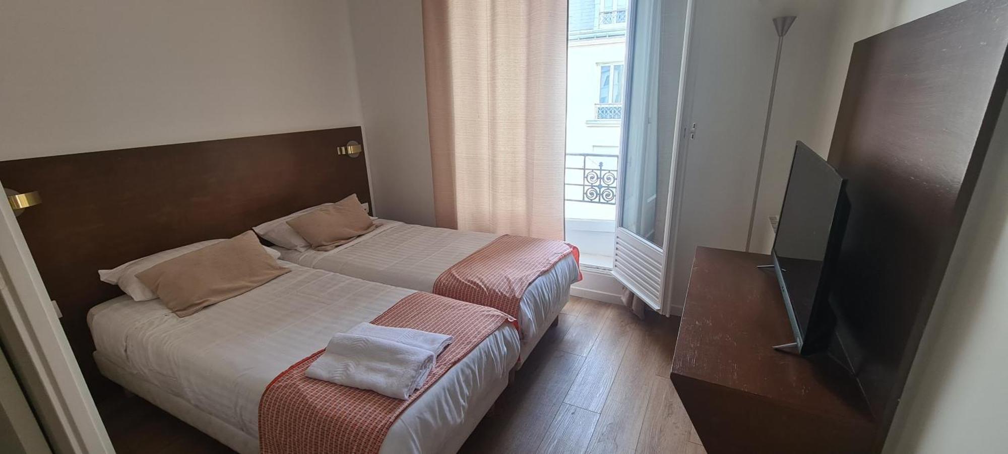 Twin Room,1591597198:JPEG