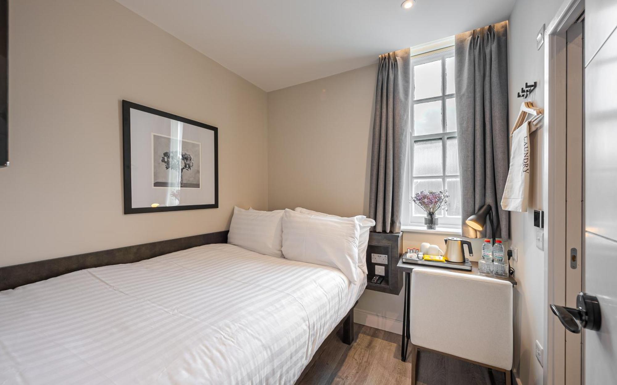 Small Double Room,1581796297:JPEG