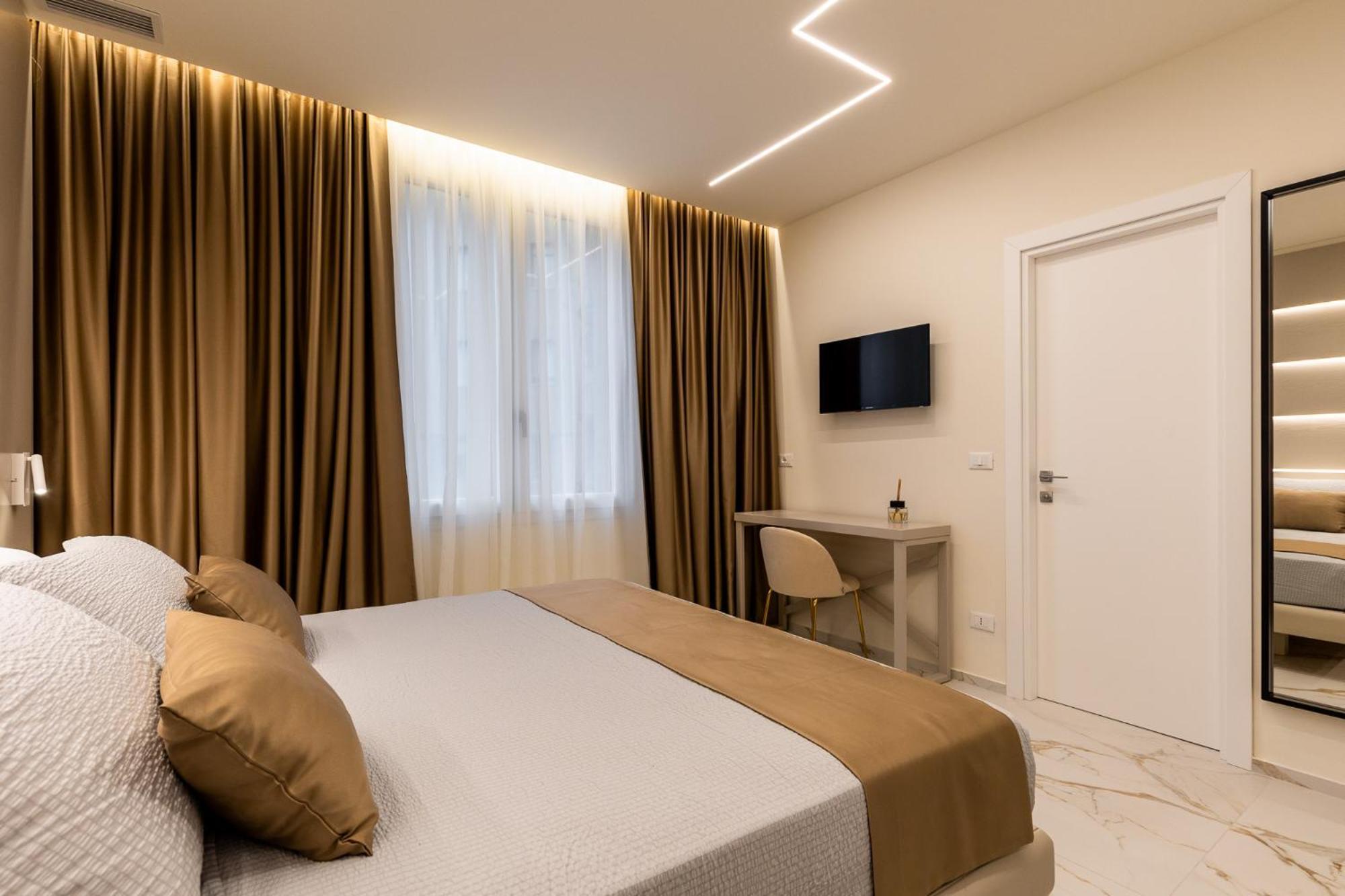 Deluxe King Room,1582038375:JPEG