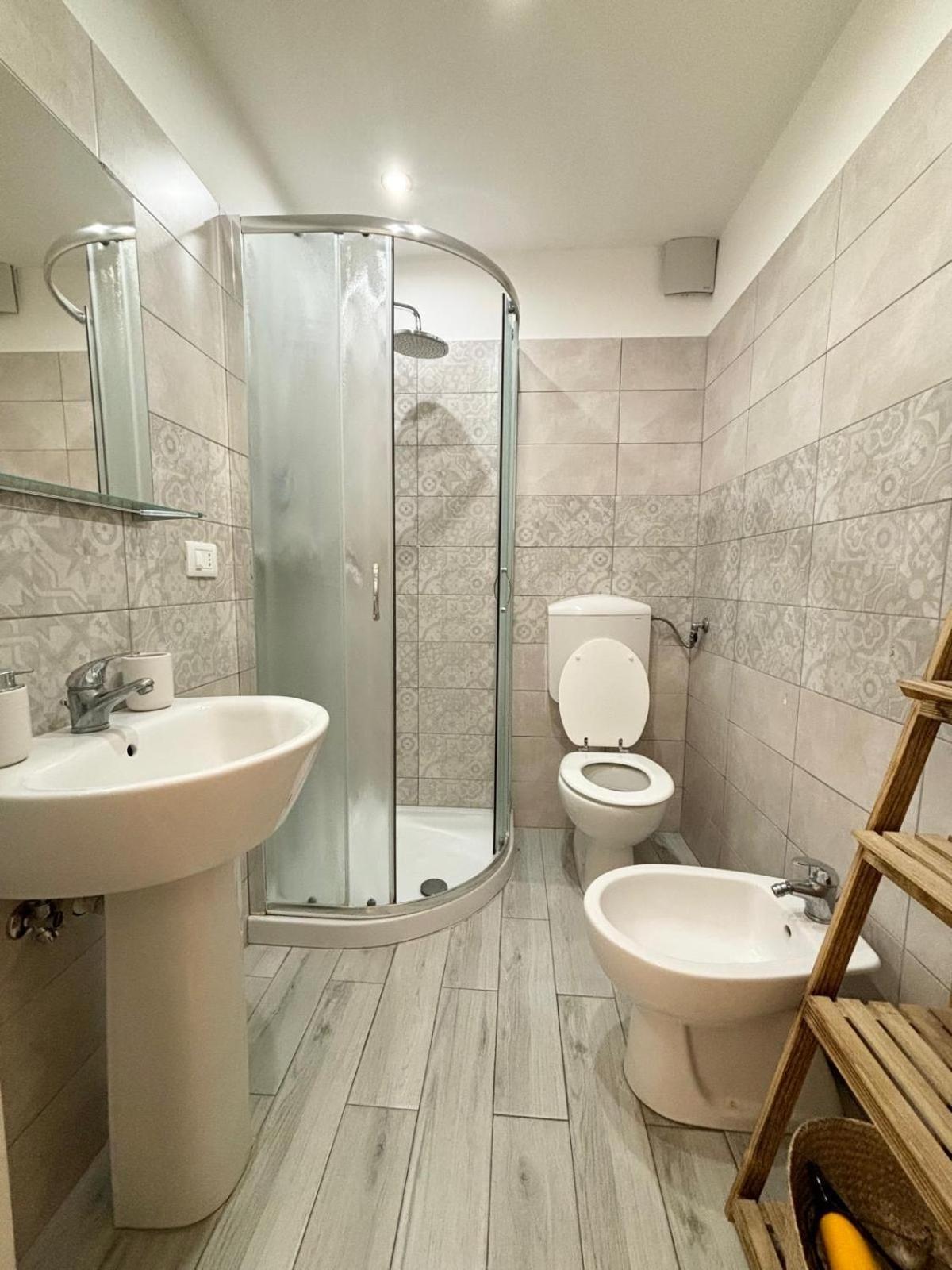 Double Room,1582486549:JPEG
