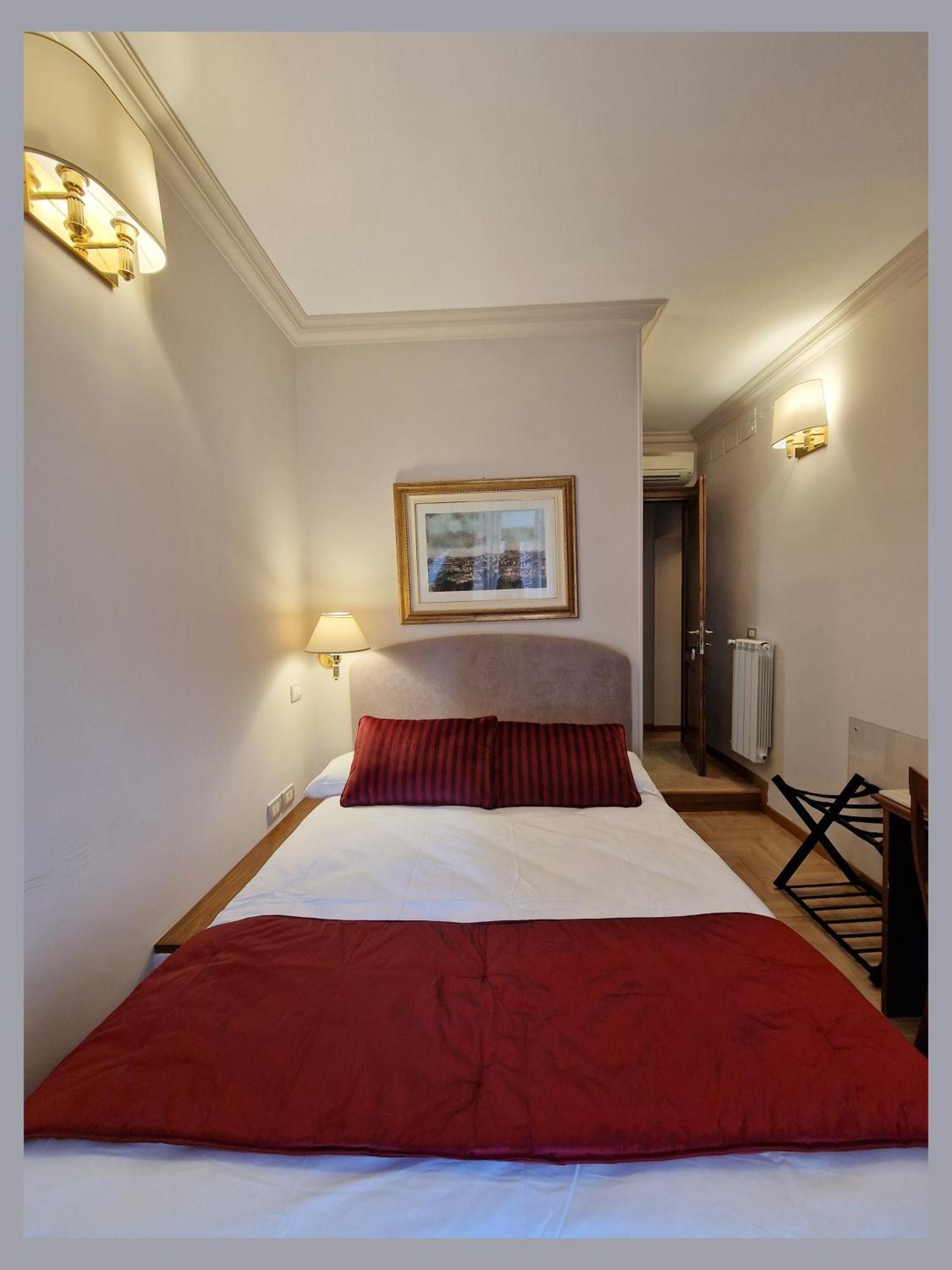 Double Room,1583093635:JPEG