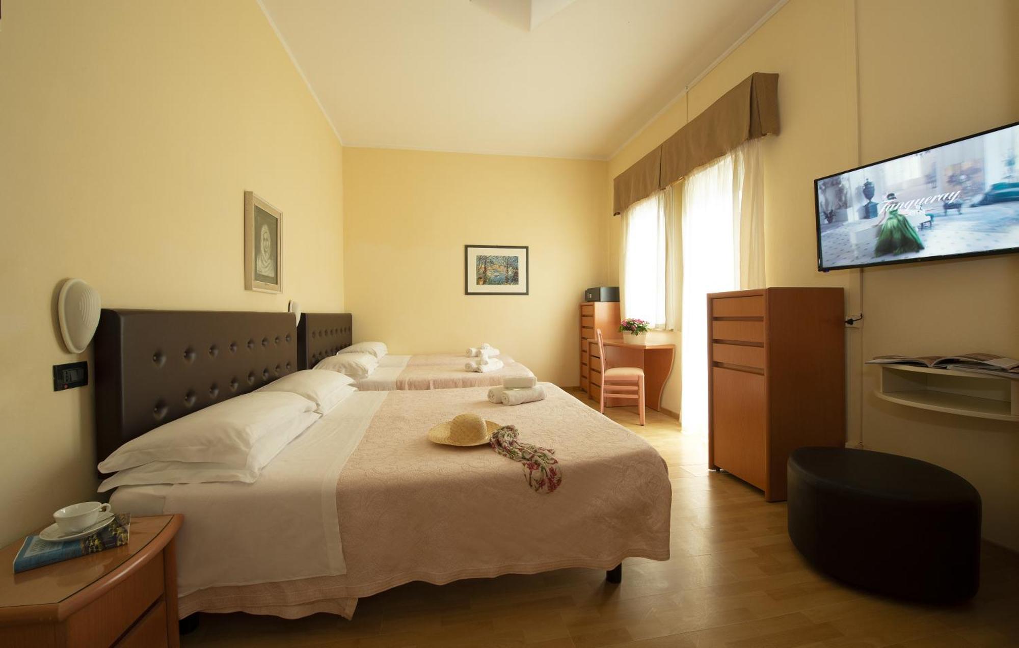 Standard Quadruple Room,1584751662:JPEG