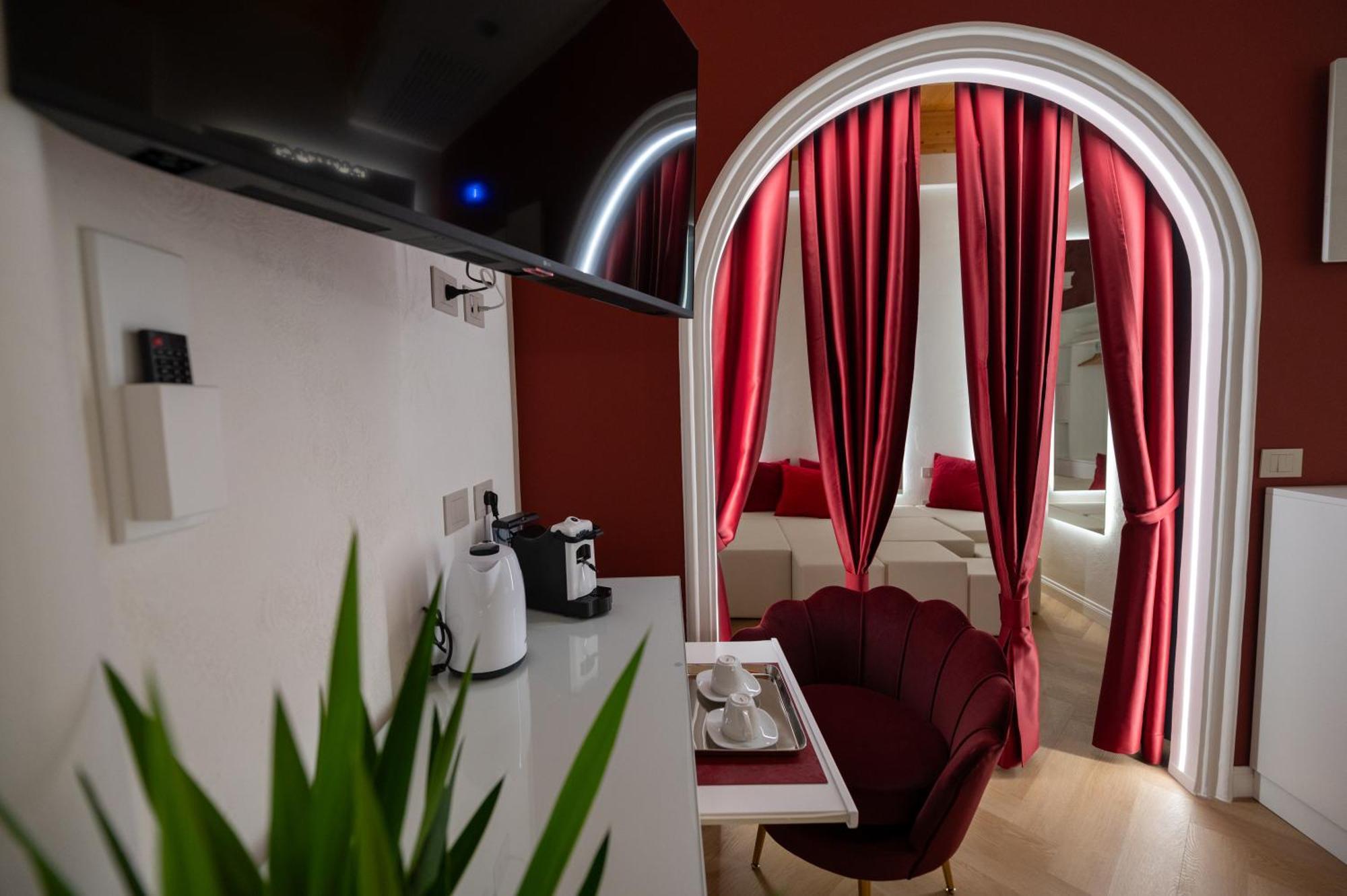Deluxe Queen Room