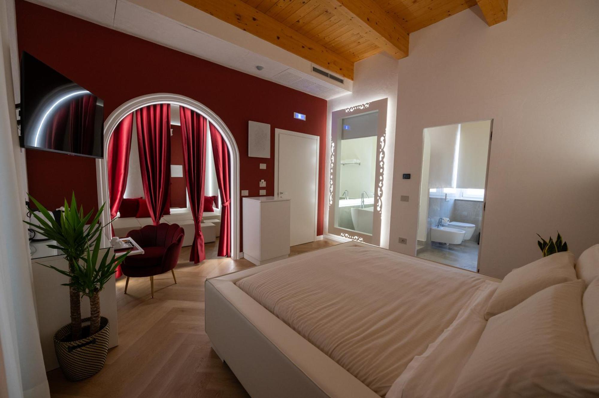 Deluxe Queen Room