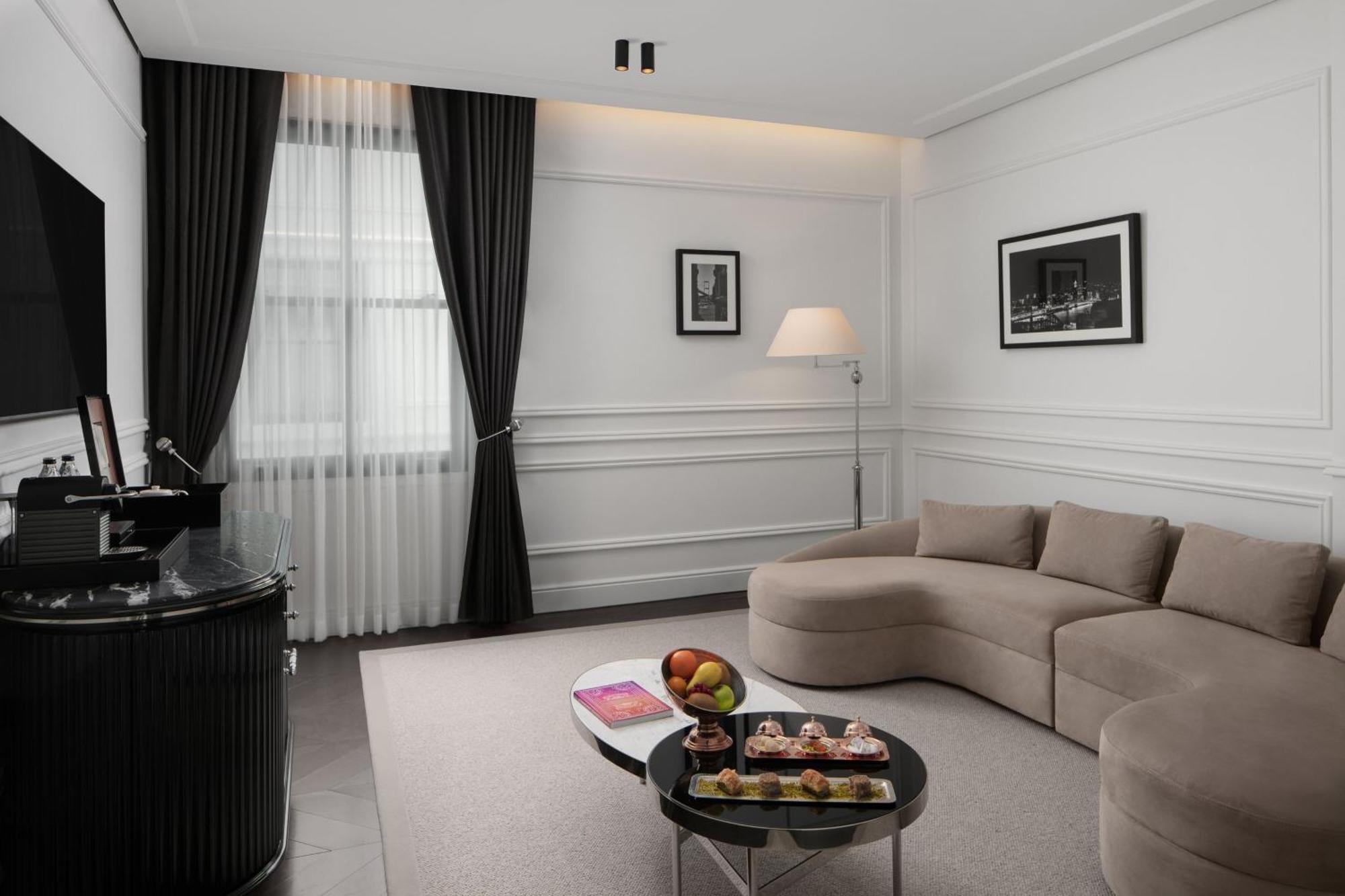 Sanasaryan Han King Suite