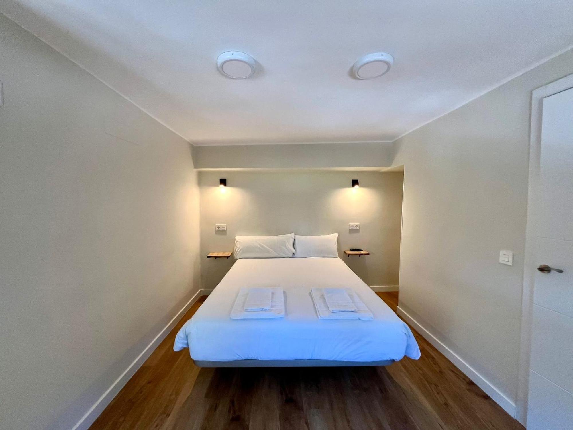 Double Room,1588066819:JPEG