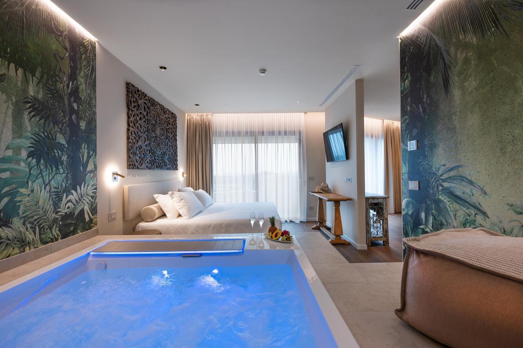 Suite Hot Tub