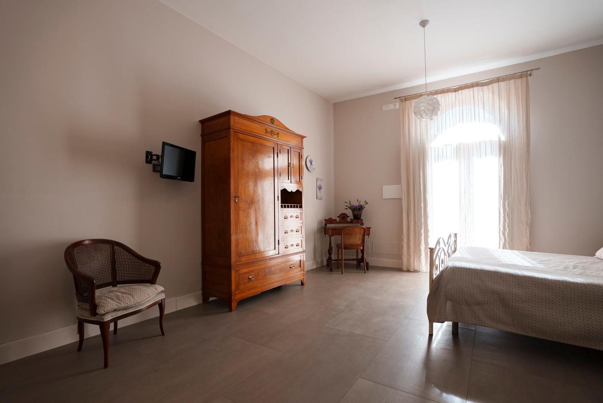 Classic Triple Room,1469765657:JPEG