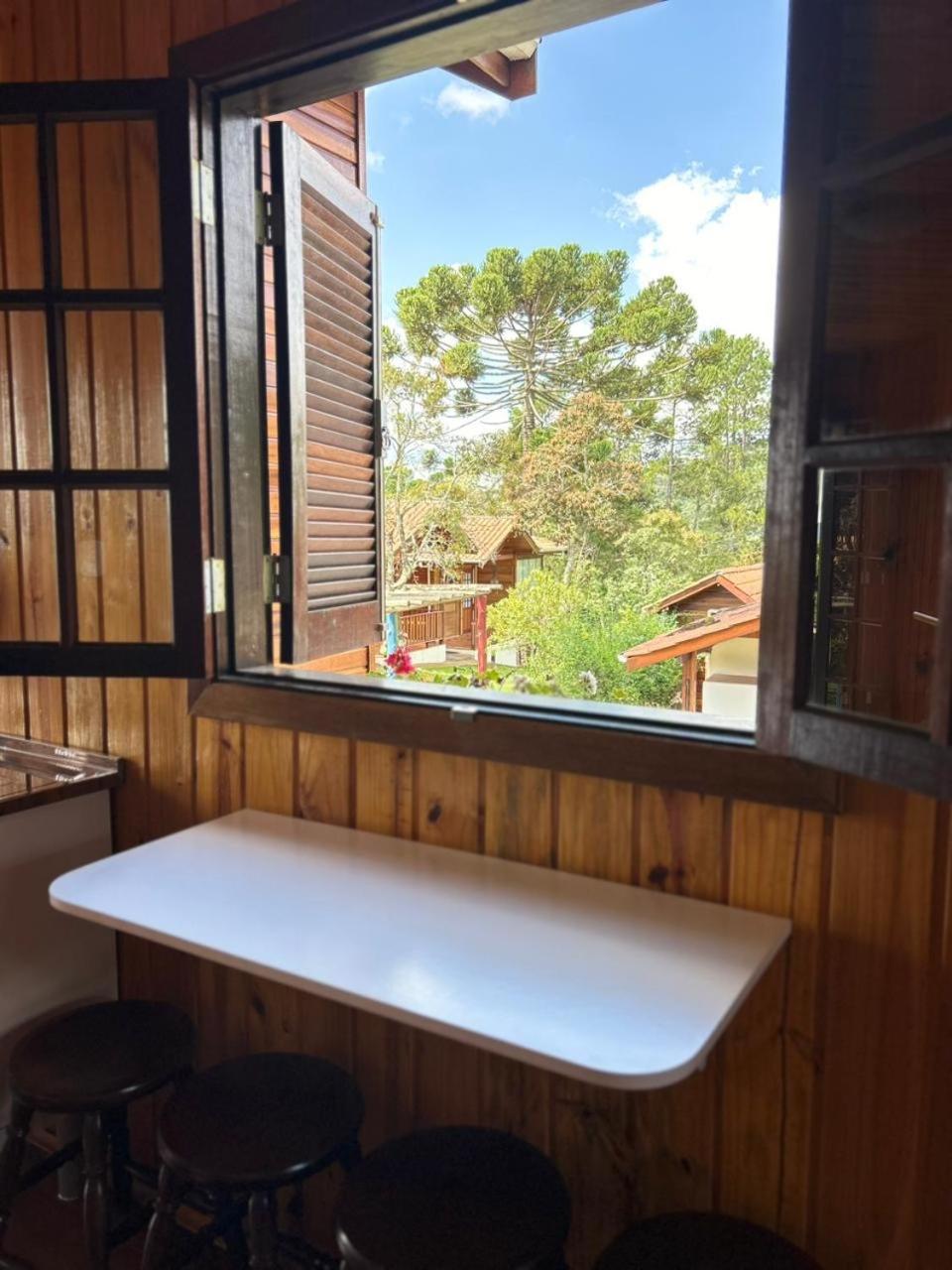 Quarto Quádruplo com Vista da Montanha