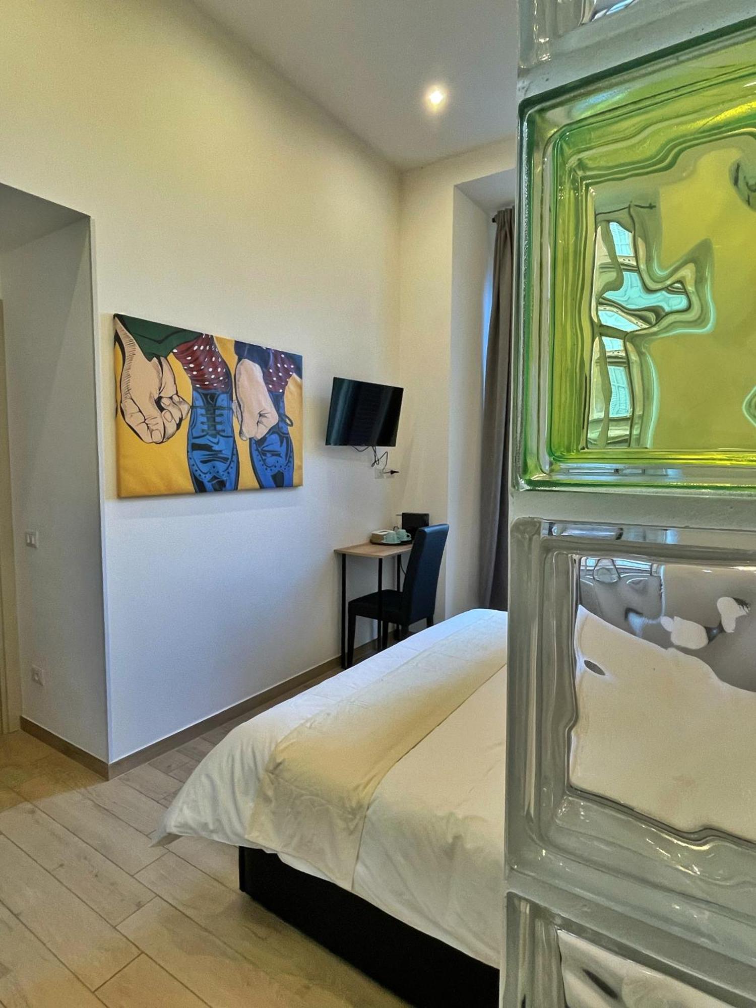 Standard Queen Room,1582569547:JPEG