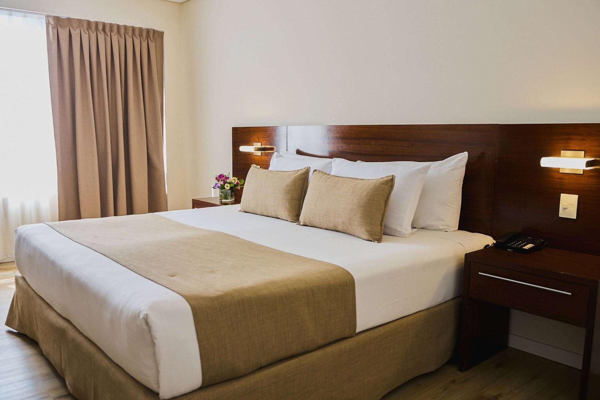 Quarto com Cama Queen-size - Acesso para Hóspedes com Mobilidade Reduzida - Não Fumantes