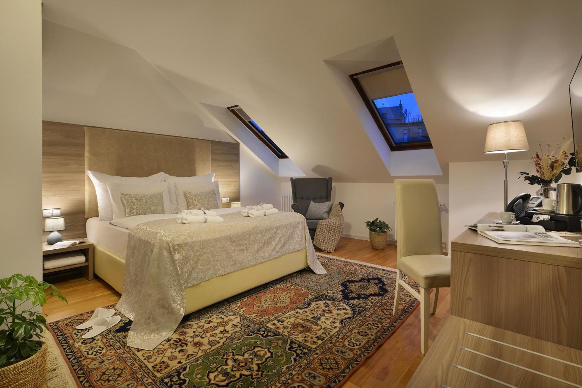 Superior Double Room,1586139547:JPEG