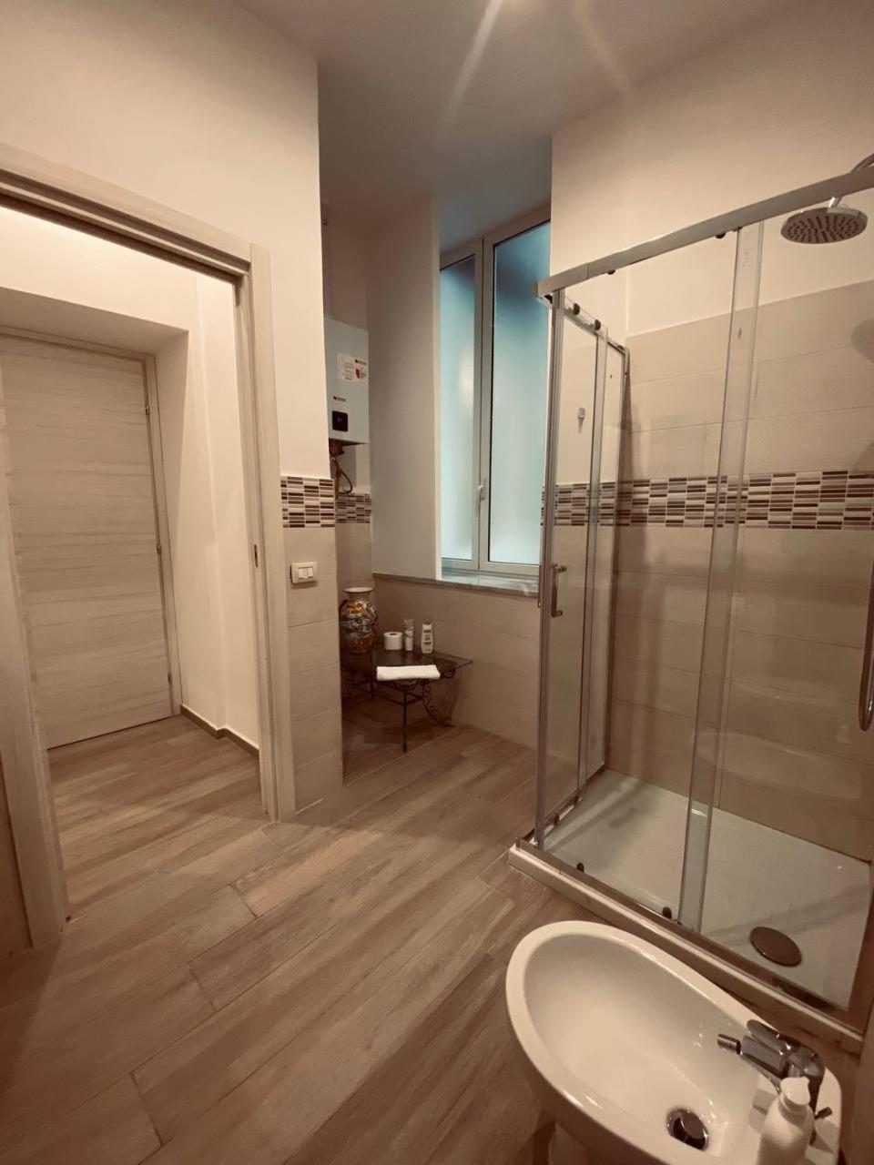 Deluxe Room,1586440571:JPEG