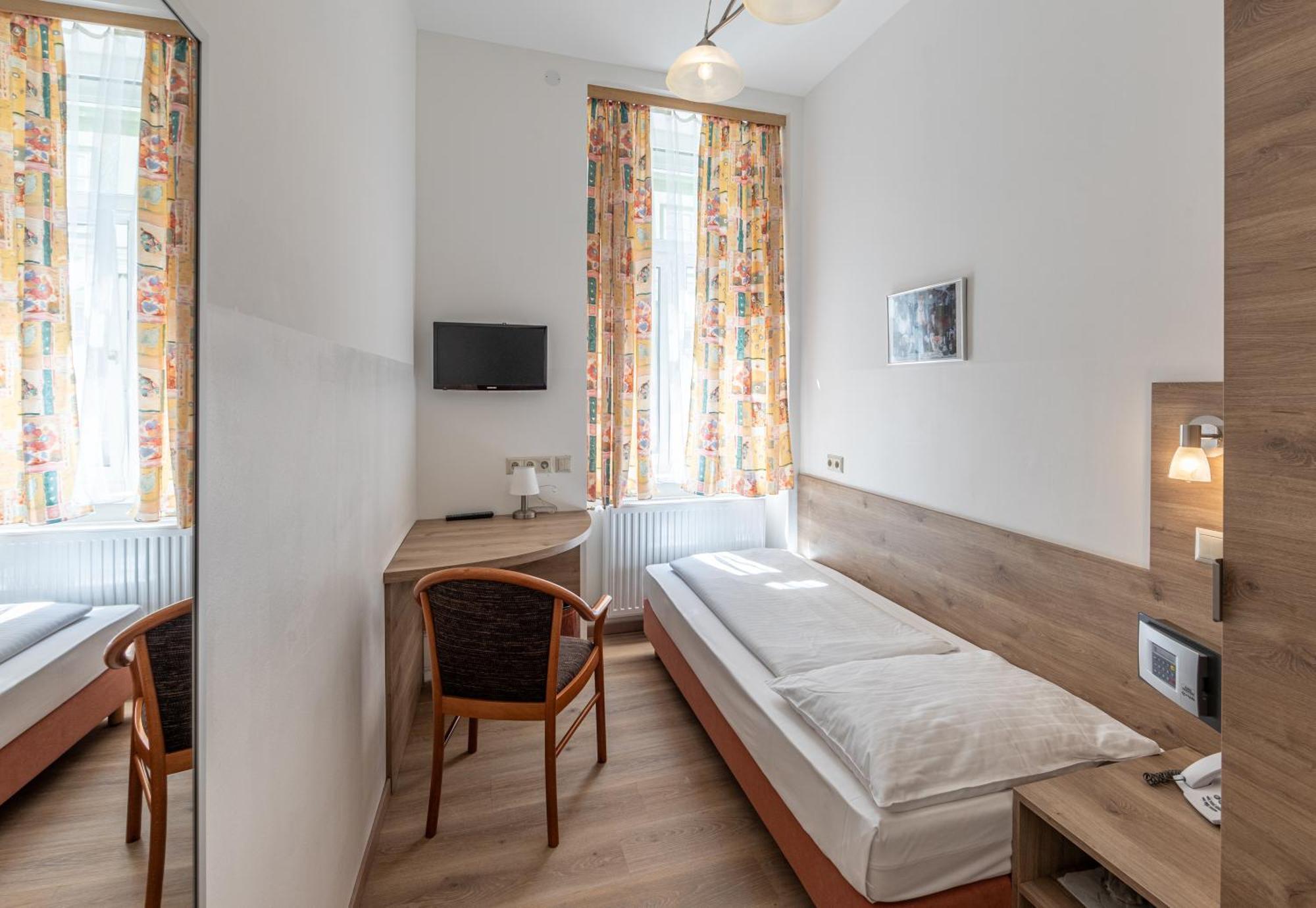 Single Room,1586830249:JPEG