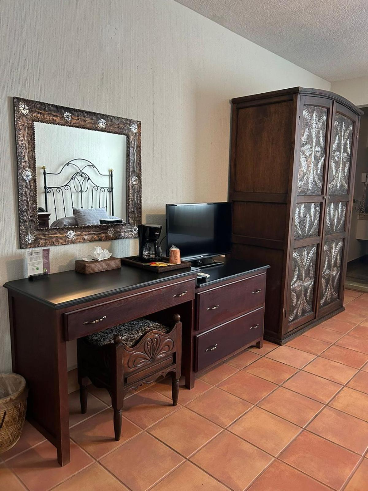 Double Room Pet-Friendly